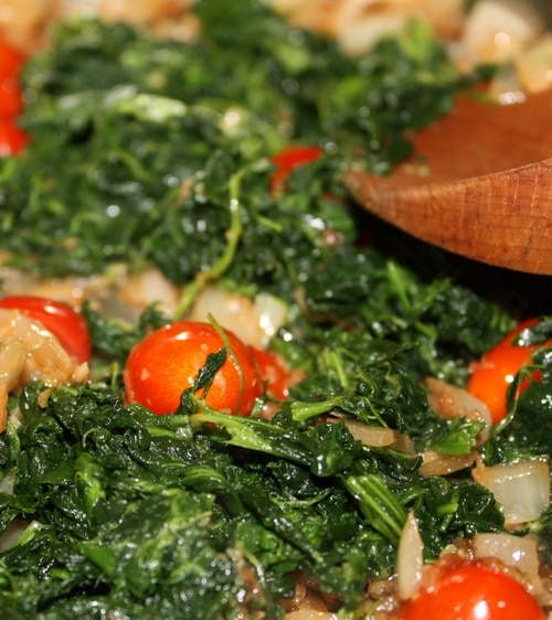 saute spinach tomato onions