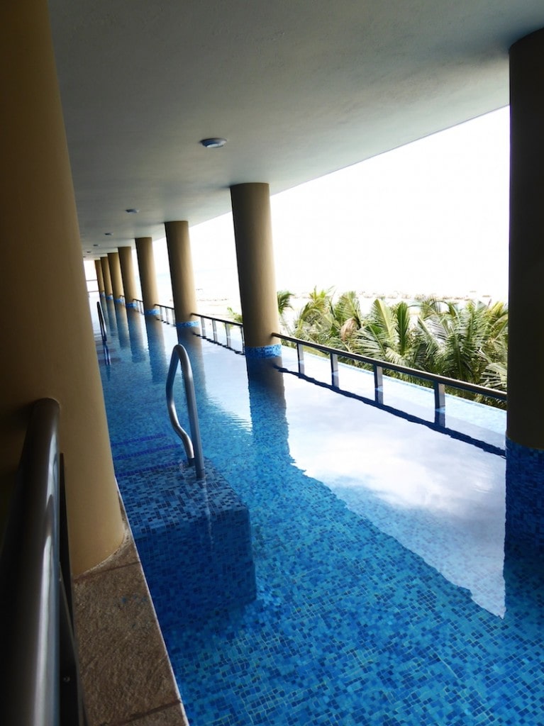 balcony pool mexico