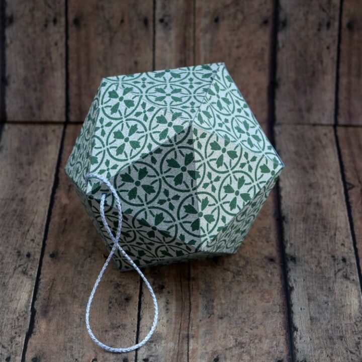 Cricut Tutorial: How To Make A Paper Ornament