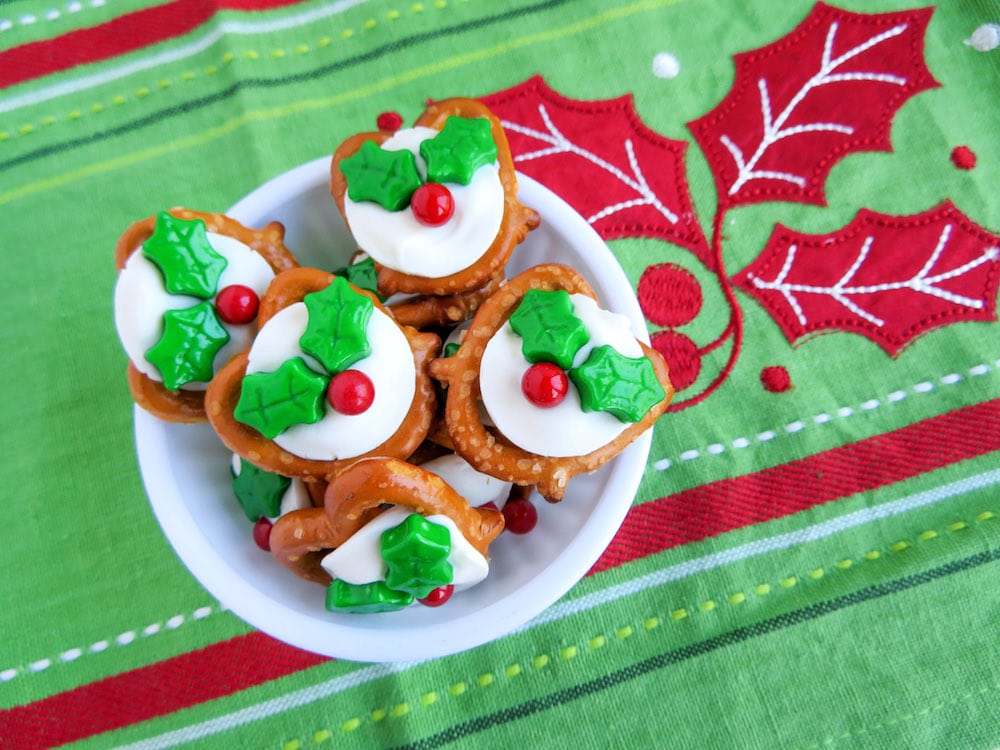 Christmas Holly Pretzels: Easy And Quick Holiday Recipe