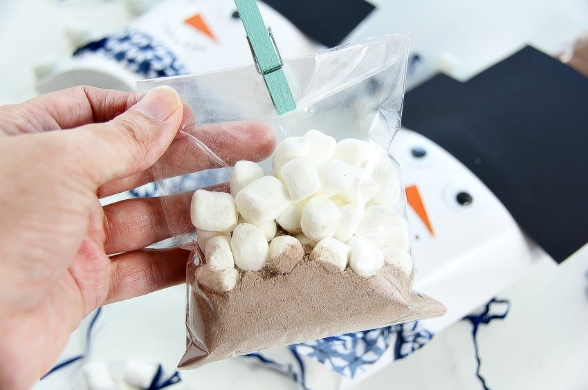 Easy Snowman Craft - Hot Chocolate Gift Idea