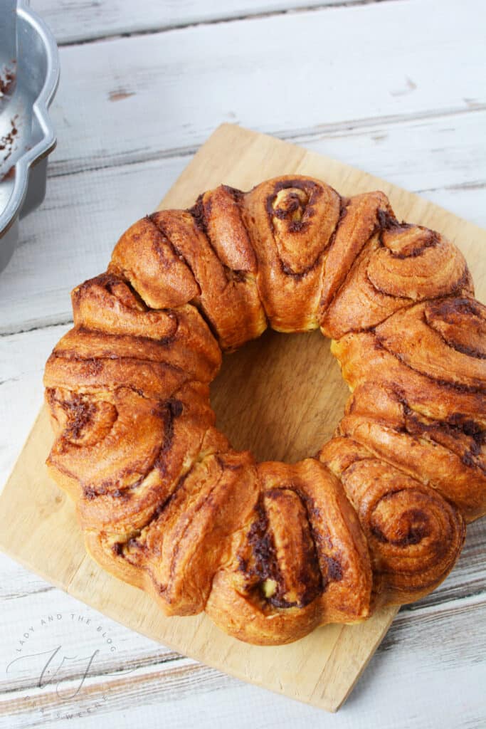 Frosting your king cake