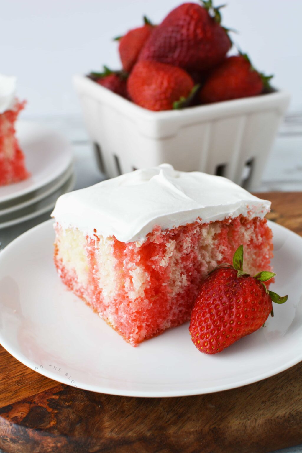 incredibly-easy-strawberry-jello-poke-cake-recipe