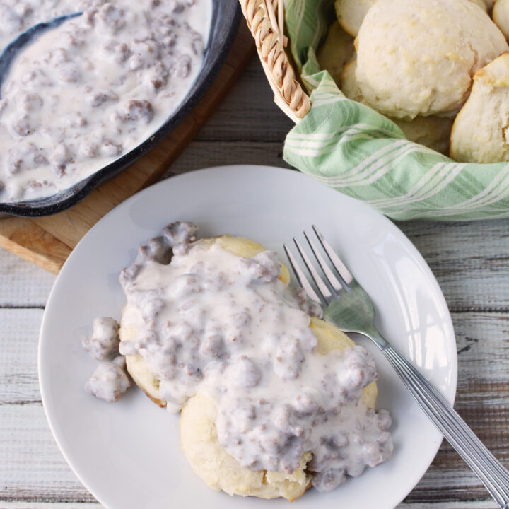 biscuits and gravy from scratch